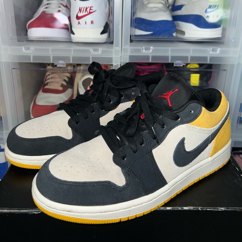 EUC Jordan1 low sail, University Gold, Black Men’s size 7.5